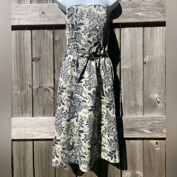 S E V Dresses & Skirts - SEV Floral Print Strapless Midi Dress in Cream and Navy Sz 6